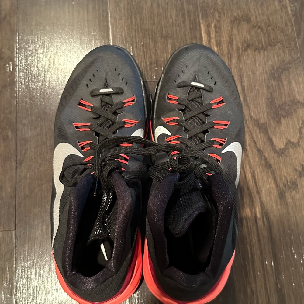 pink and black nike basketball shoes